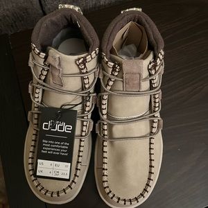 Hey dude size 6 shoes leather oak